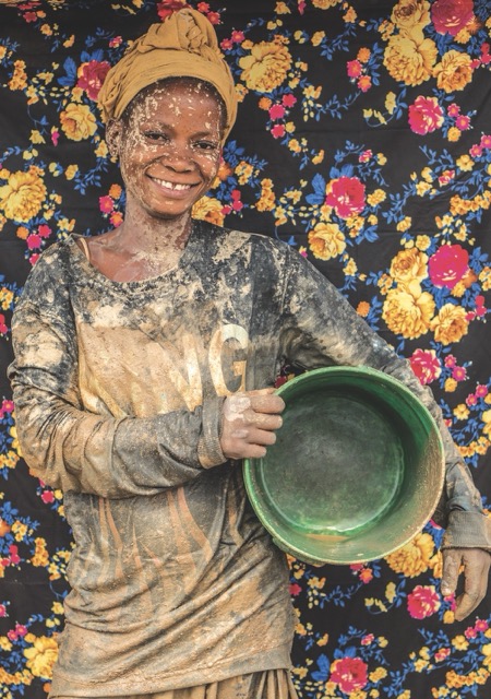 Documenting the Political Divide: Health Crisis, Government Communication, and Political Legitimacy in Cameroon