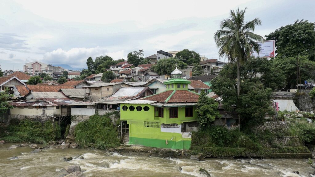 Living with the River: A Visual Journey Across Africa, Asia and Latin America